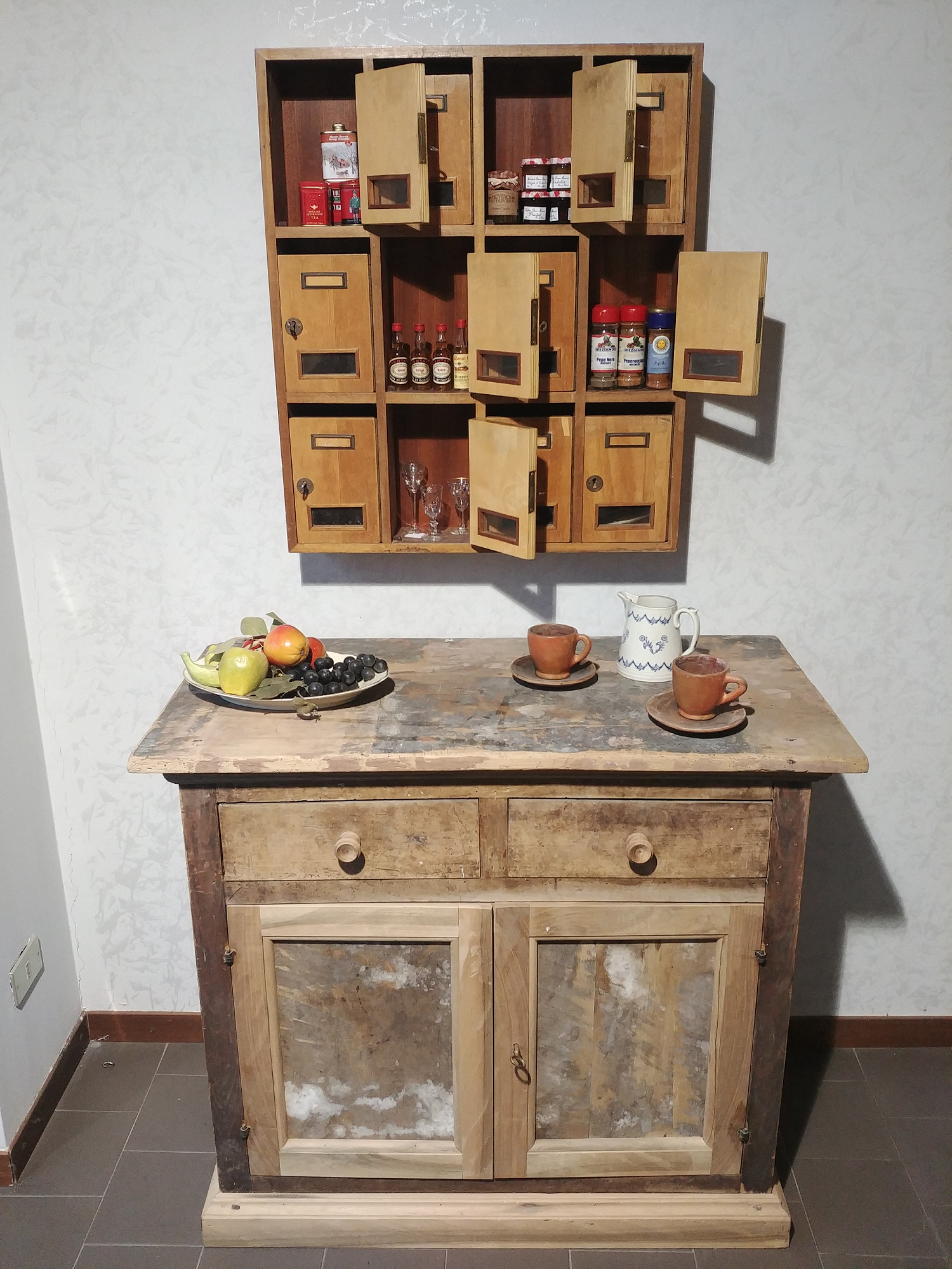 Porta posta e credenzina